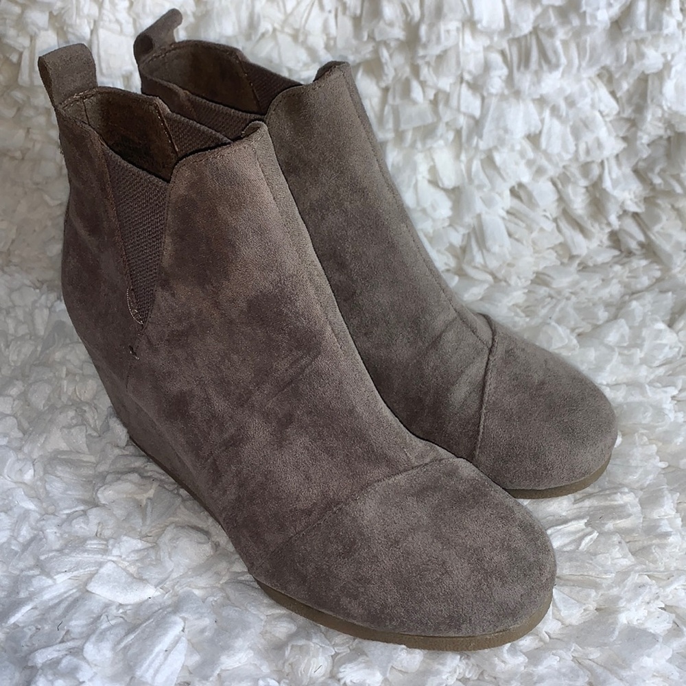 Dunes Zoey Wedge Bootie Size 7.5